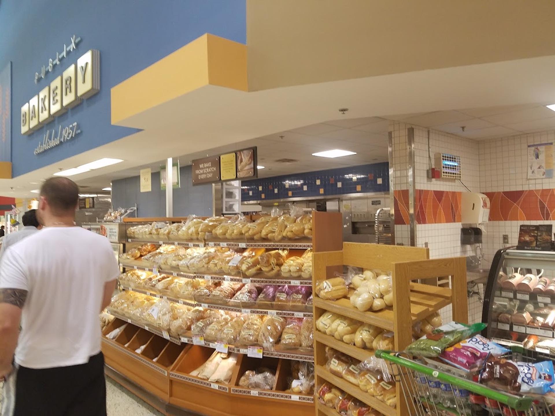 Publix at Loehmann's Fashion Island