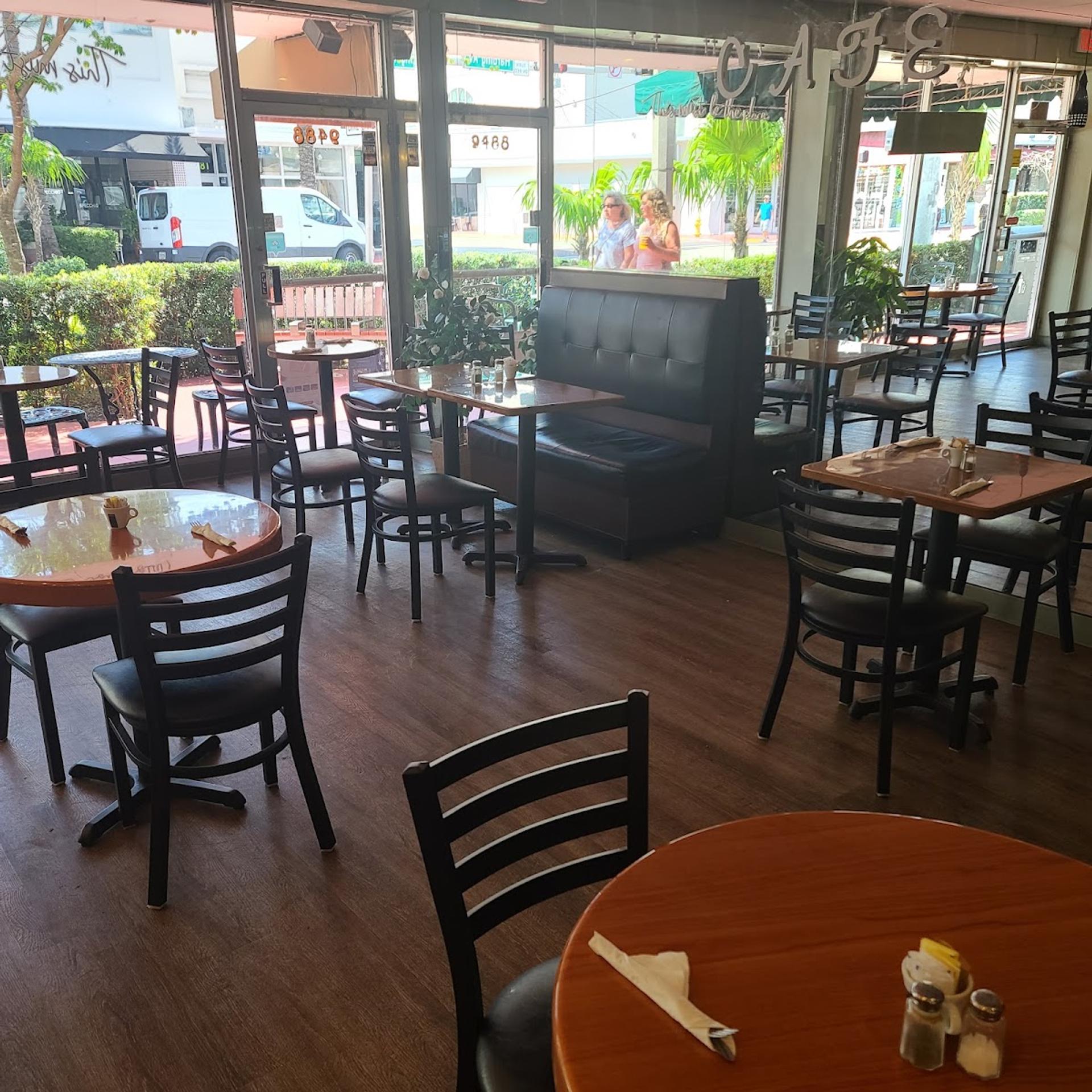 Café Vert Surfside