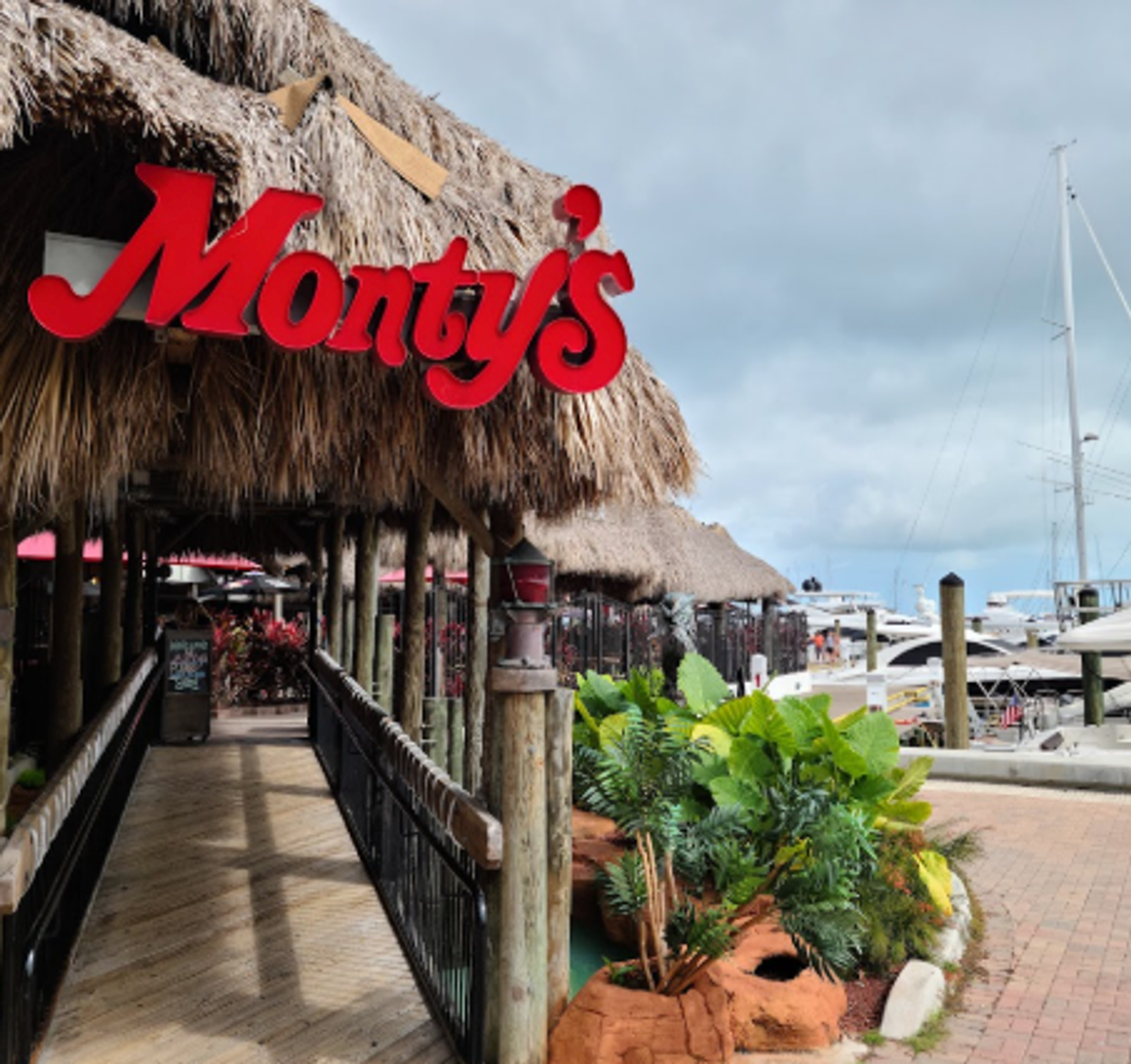 Monty's Raw Bar