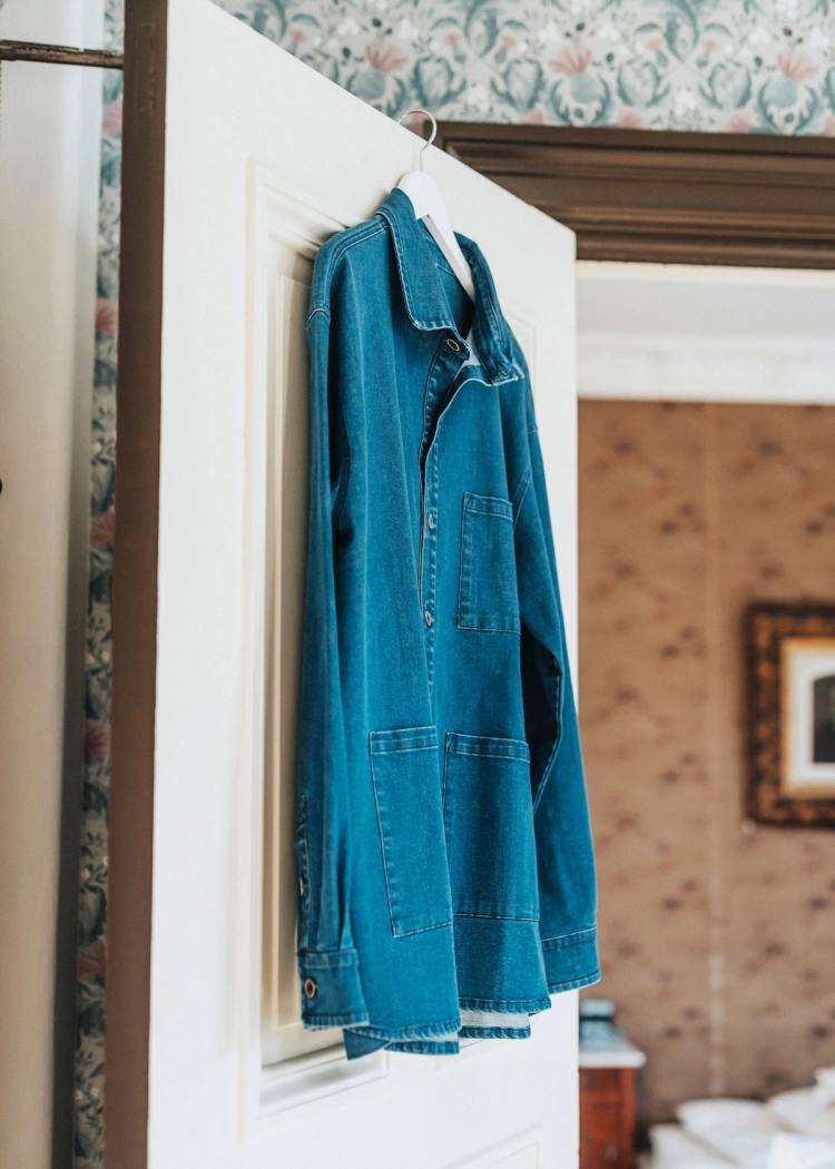 Secondary product image for "Three Pocket Shirt Jeans"