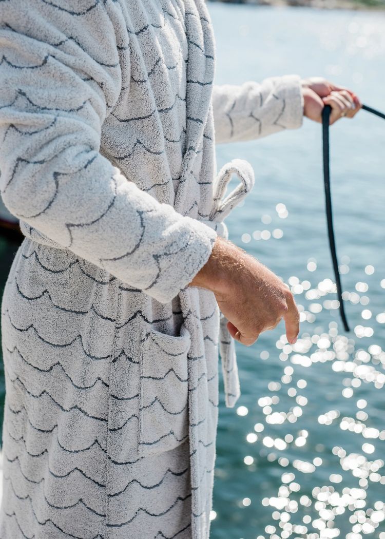 Secondary product image for "Bathrobe Wave"