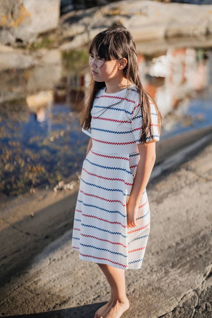 Secondary product image for "Moa Dress Käringön Stripe Offwhite"