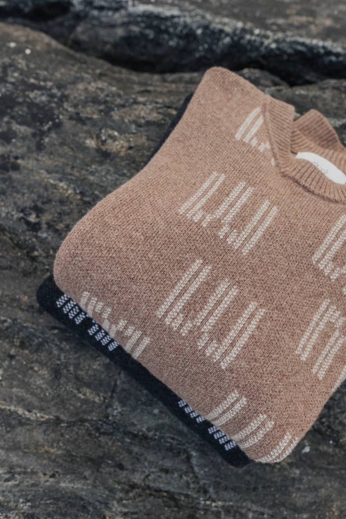 Secondary product image for "EM Knitted Sweater Beige"