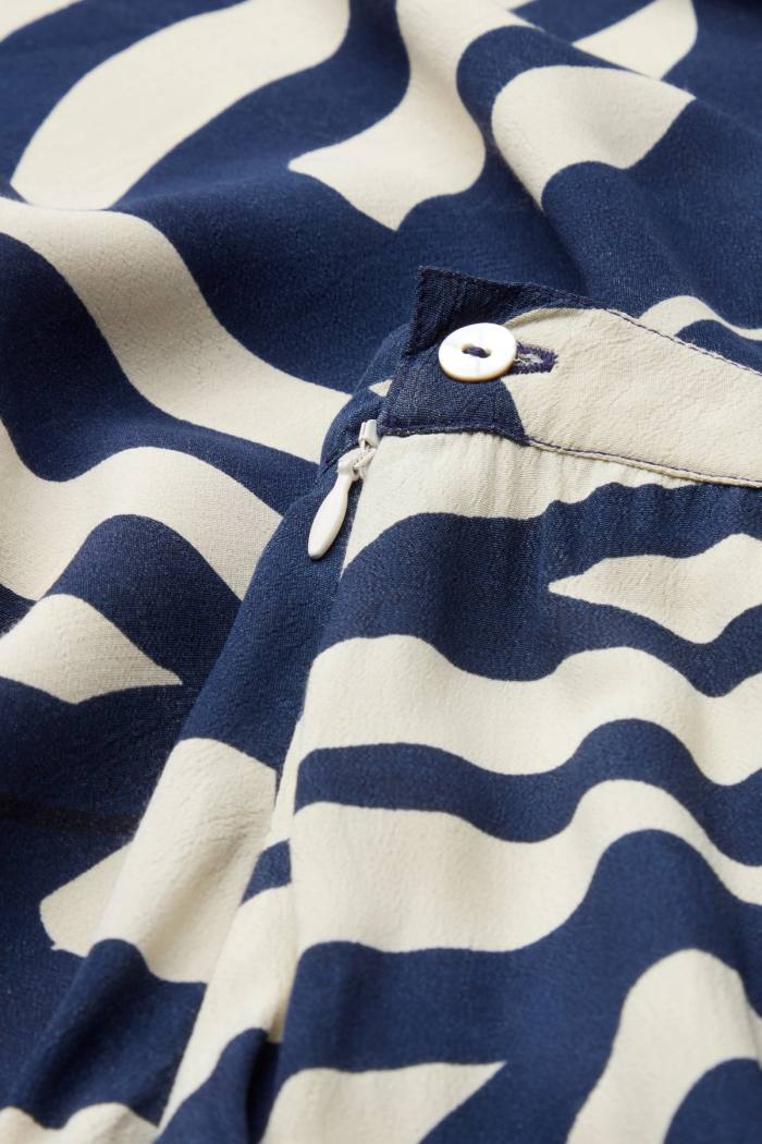 Secondary product image for "Jenna Skirt Windy Wave"