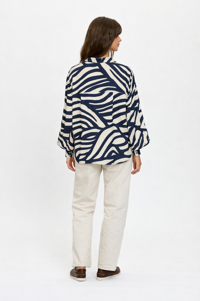 Secondary product image for "Betty Blus Windy Wave"