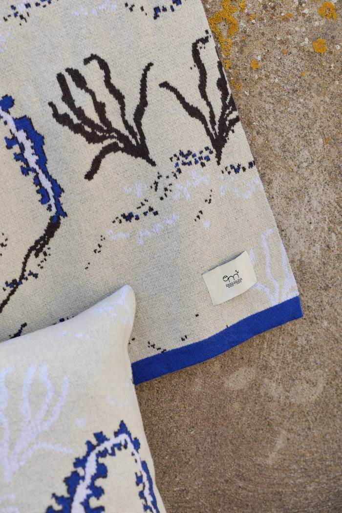 Secondary product image for "Blanket Tång & Hav"