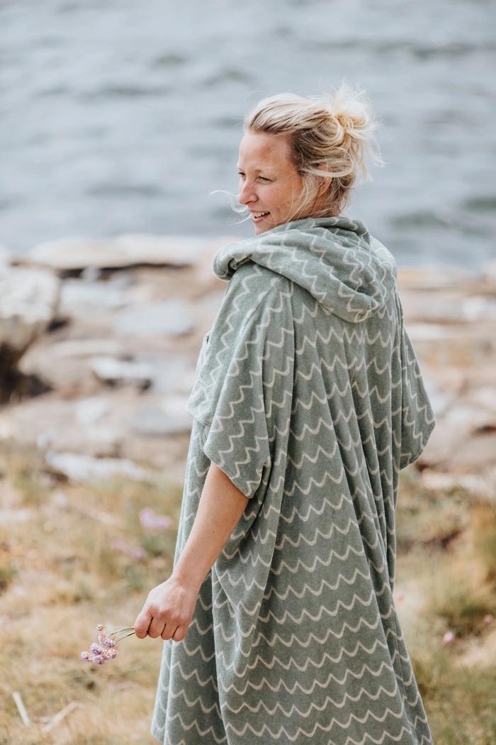 Secondary product image for "Terry Poncho Wave Green"
