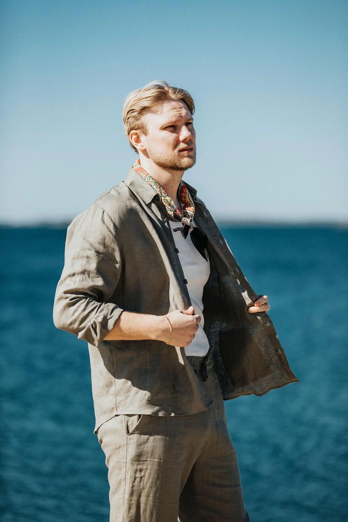 Secondary product image for "Three Pocket Linneskjorta Sand"
