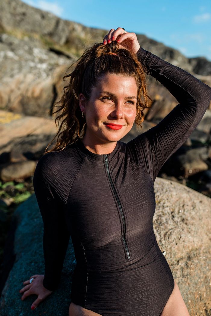 Secondary product image for "Surf Suit Ocean Black"
