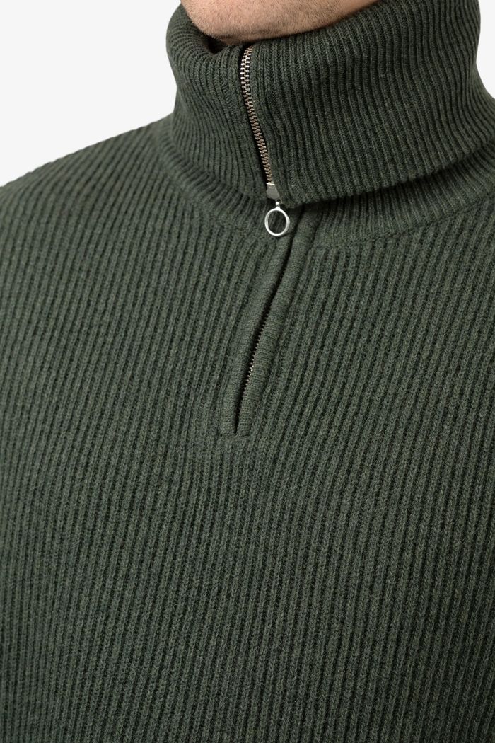 Secondary product image for "Kaj Stickad Tröja Mossgrön"