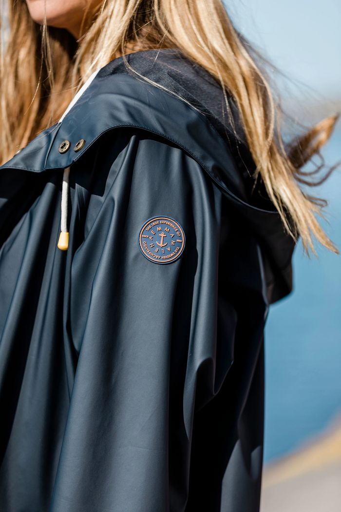 Secondary product image for "Storm Rain Jacket Navy"
