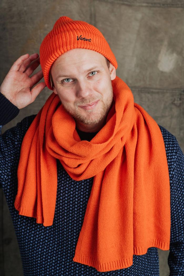 Secondary product image for "Stickad Ullhalsduk Orange"