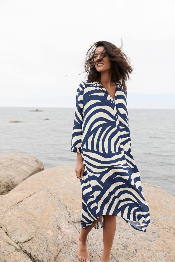 Secondary product image for "Lykkeli Klänning windy wave"
