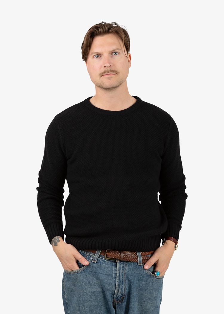 Secondary product image for "Viggo Stickad Tröja Svart"