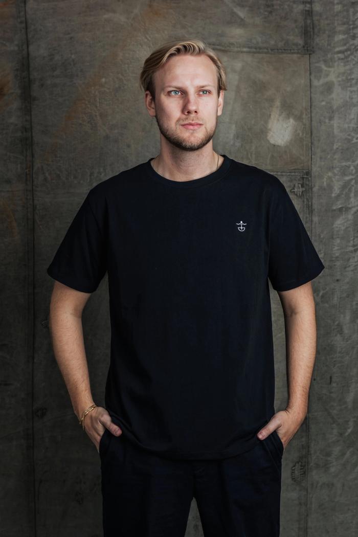Secondary product image for "Wilmer T-shirt Black"