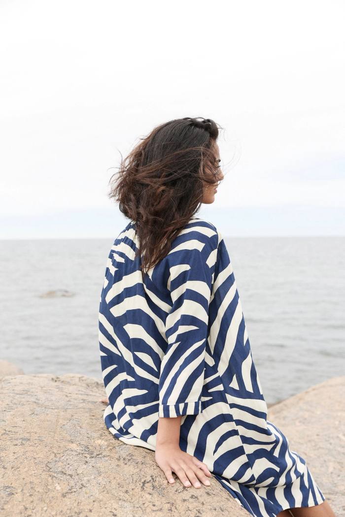 Secondary product image for "Lykkeli Klänning windy wave"