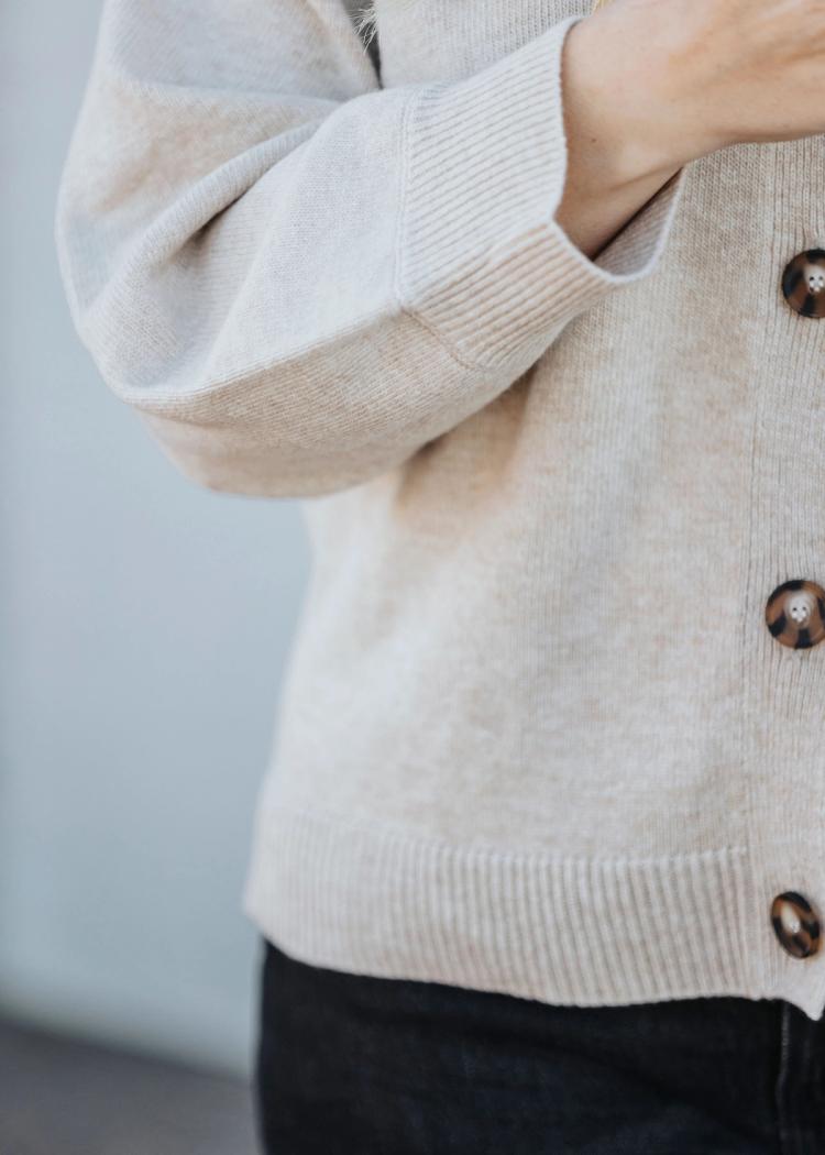 Secondary product image for "Signe Cardigan Swansdown"