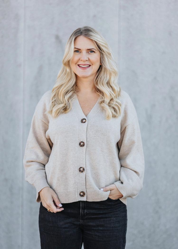 Secondary product image for "Signe Cardigan Swansdown"