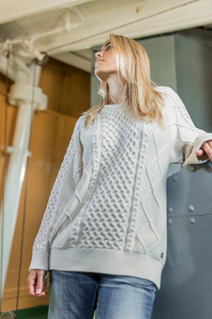 Secondary product image for "Fender stickad tröja Offwhite"