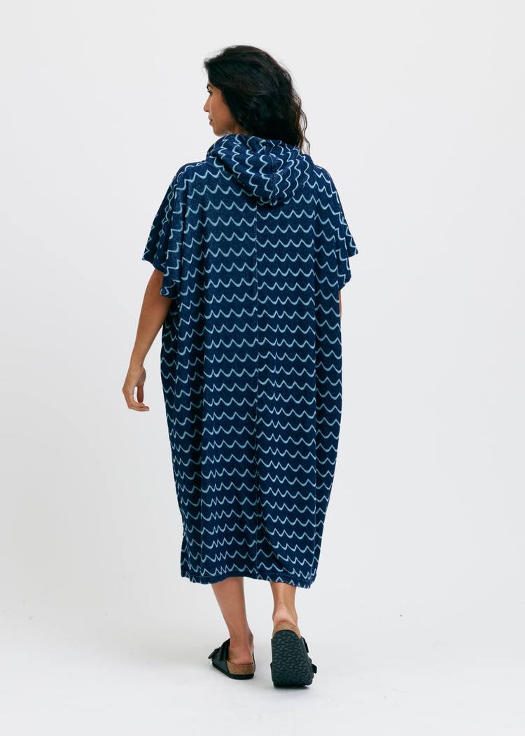 Secondary product image for "Frottéponcho Våg Navy Ljusblå"