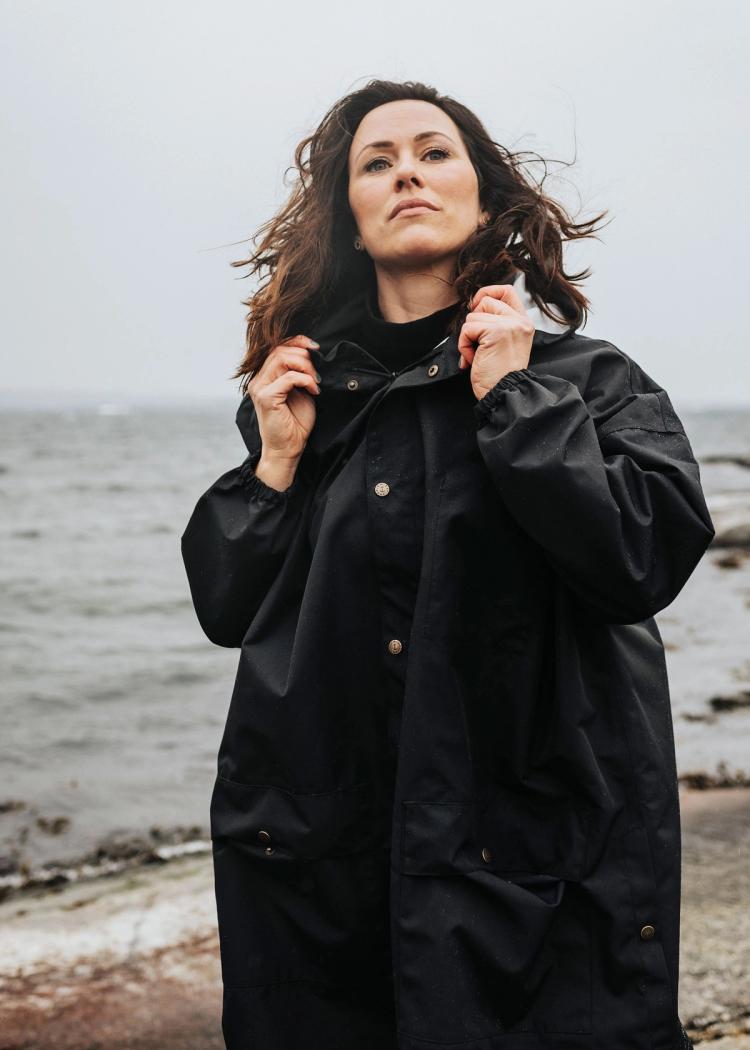 Secondary product image for "GBG Rain Poncho Black"