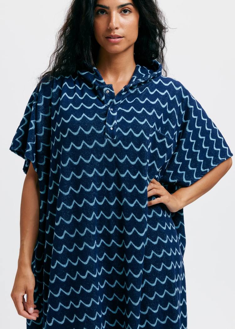 Secondary product image for "Frottéponcho Våg Navy Ljusblå"