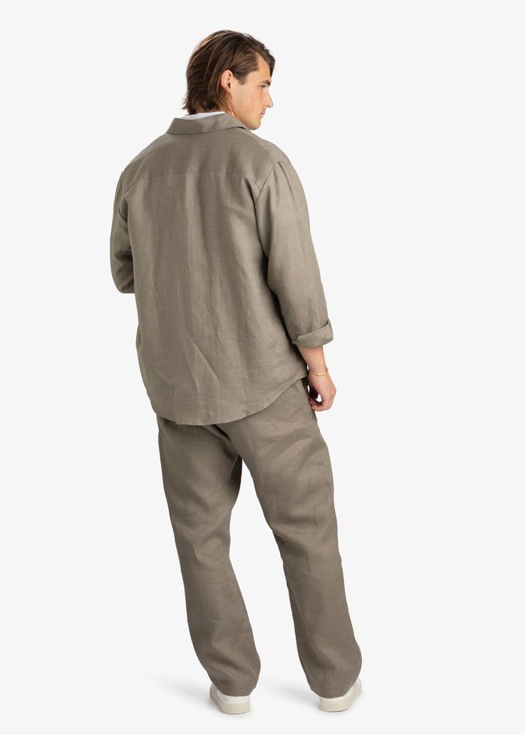 Secondary product image for "Three Pocket Linneskjorta Sand"