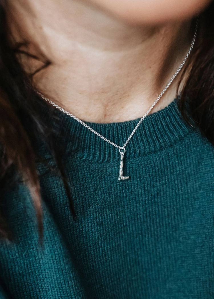 Secondary product image for "Halsband Bokstav L"