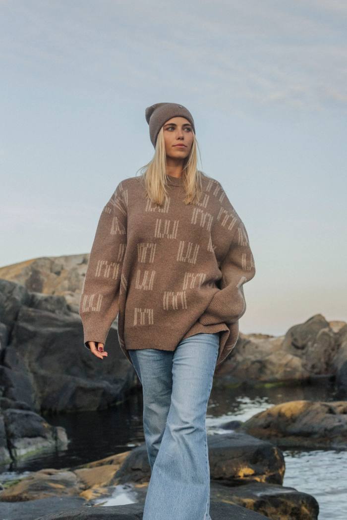 Secondary product image for "EM Knitted Sweater Beige"