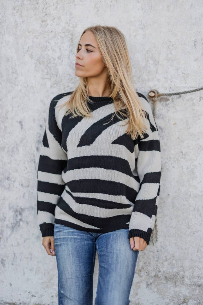 Secondary product image for "Windy Wave Tröja Svart"