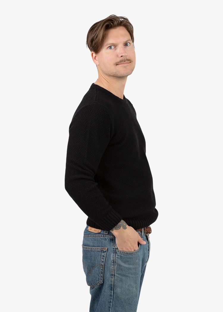 Secondary product image for "Viggo Stickad Tröja Svart"