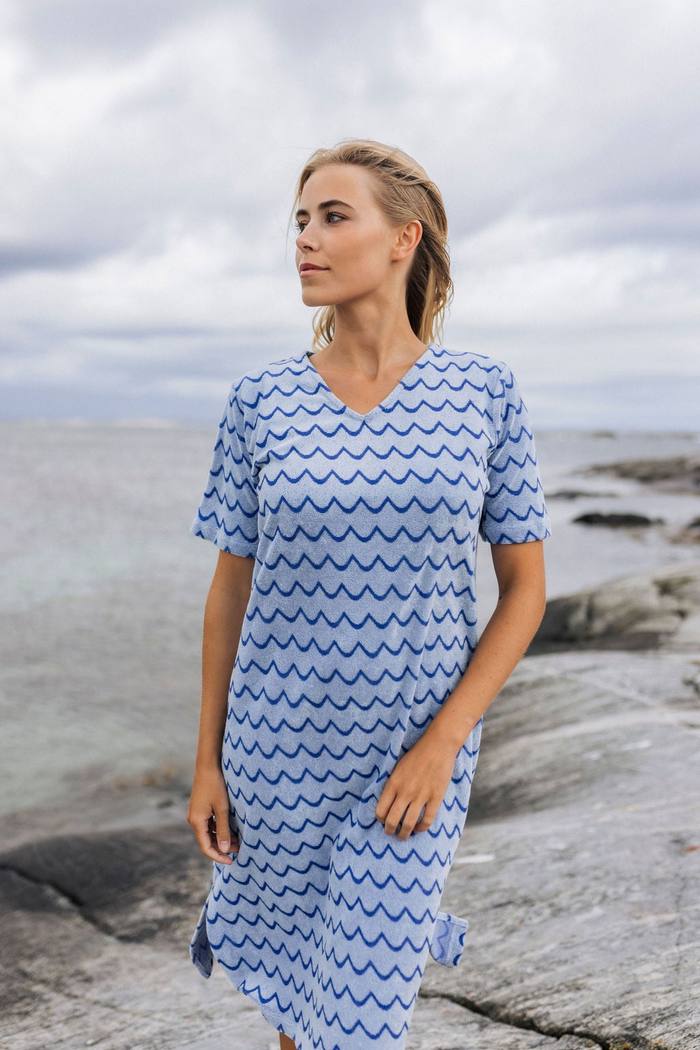 Secondary product image for "Hilda Frottéklänning Blå/Navy Våg"