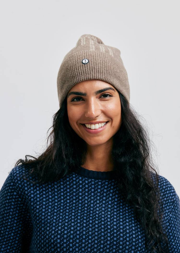 Secondary product image for "EM Stickad Mössa Beige"