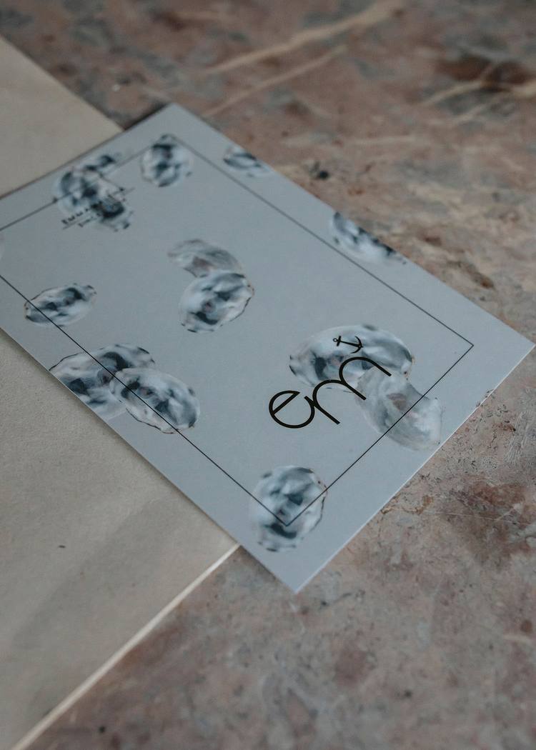 Secondary product image for "Card Oyster"