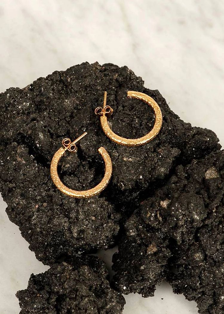 Secondary product image for "Örhänge Cirkel Struktur Guld"