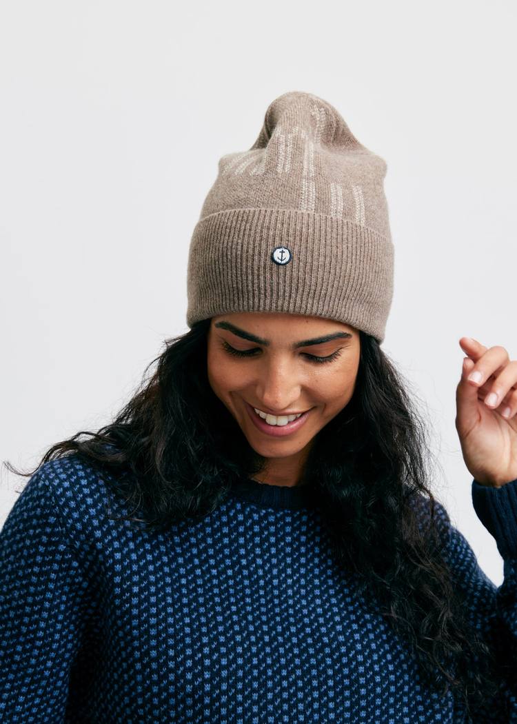 Secondary product image for "EM Stickad Mössa Beige"