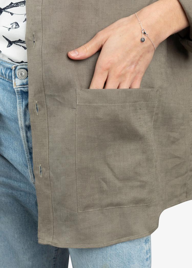 Secondary product image for "Three Pocket Linneskjorta Sand"
