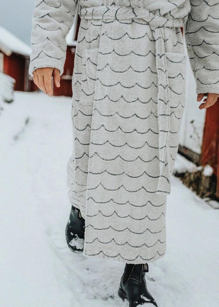 Secondary product image for "Bathrobe Wave"