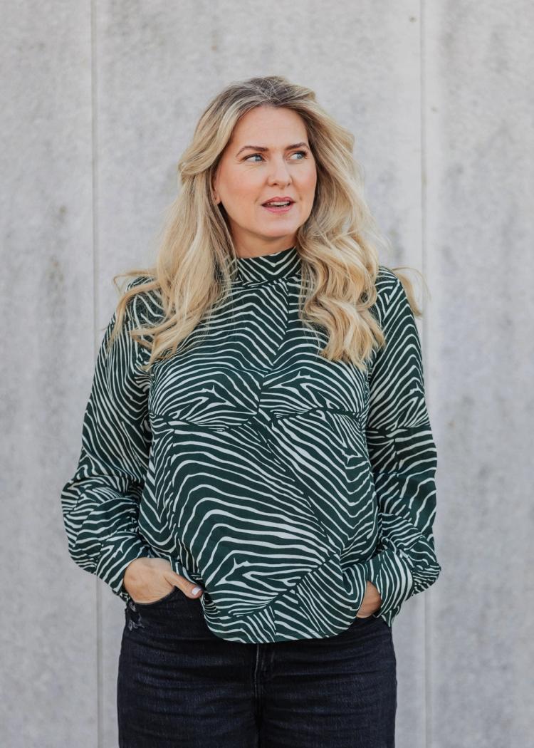 Secondary product image for "Martina Blouse Salmon Green"