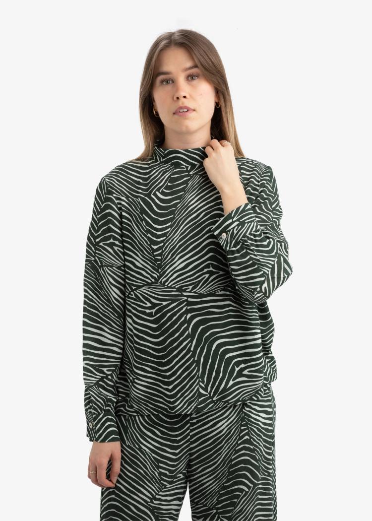 Secondary product image for "Martina Blouse Salmon Green"