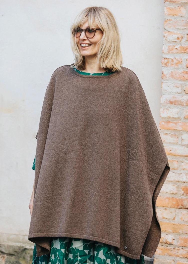 Secondary product image for "Lo Poncho Brown"