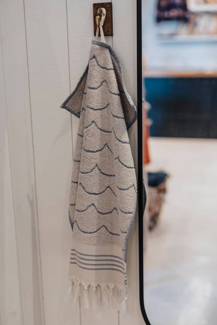 Secondary product image for "Guest Towel Wave Ecru"