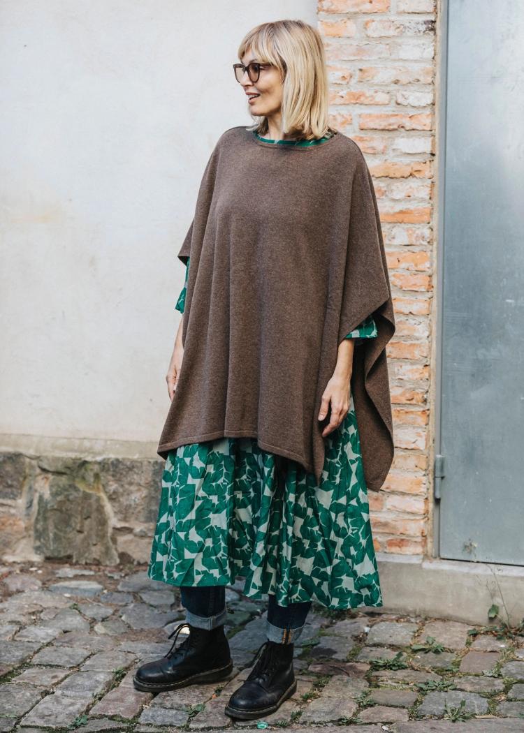 Secondary product image for "Lo Poncho Brown"