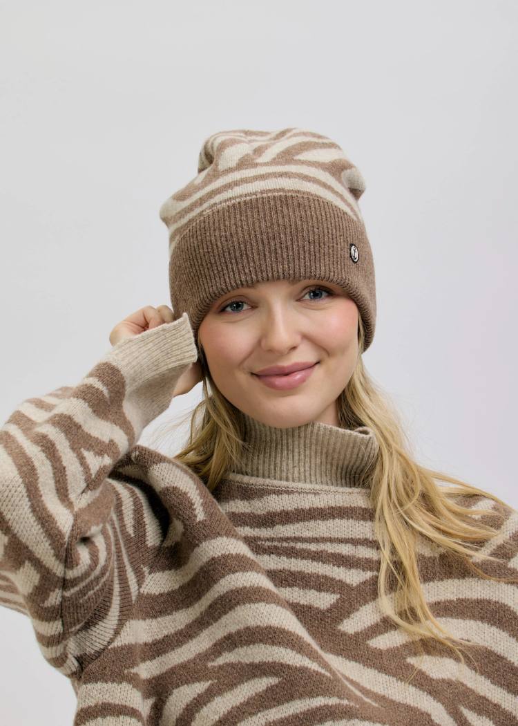 Secondary product image for "Windy Wave Beanie Sand"