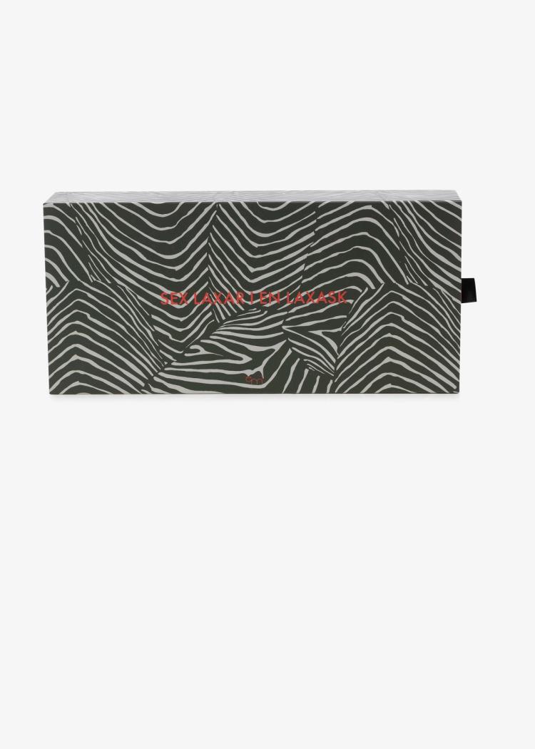Secondary product image for "Sex laxar i en laxask Presentkartong Grön Stor 30x14x7"