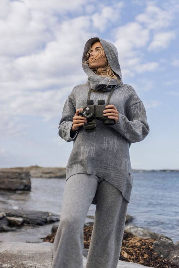 Secondary product image for "EM Stickad Tröja Greymelange"