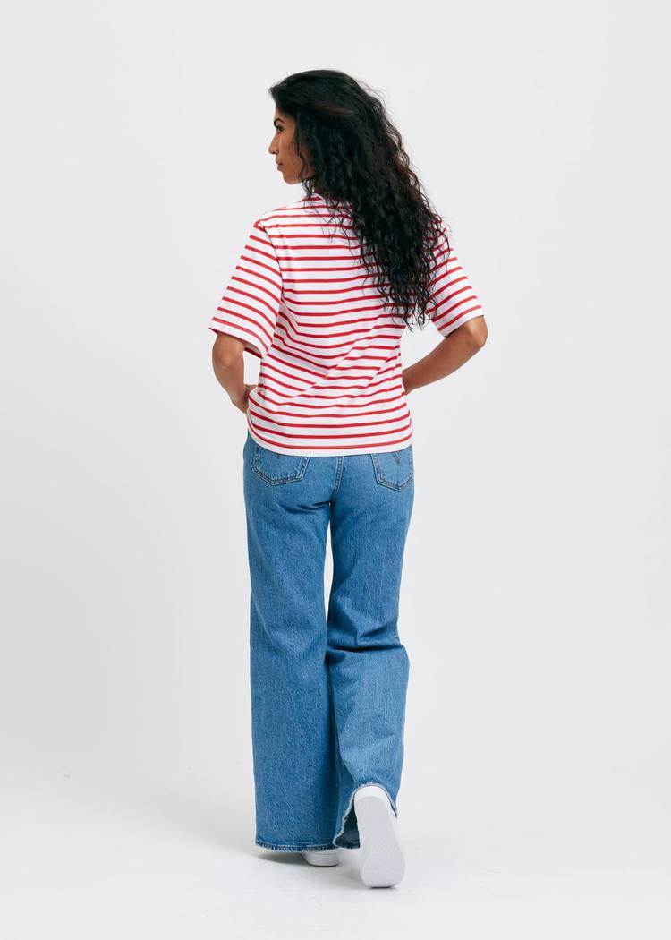 Secondary product image for "Tuva T-Shirt Rand Vit Röd"