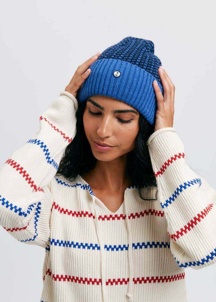 Secondary product image for "Knitted Beanie Vallerö Navy"