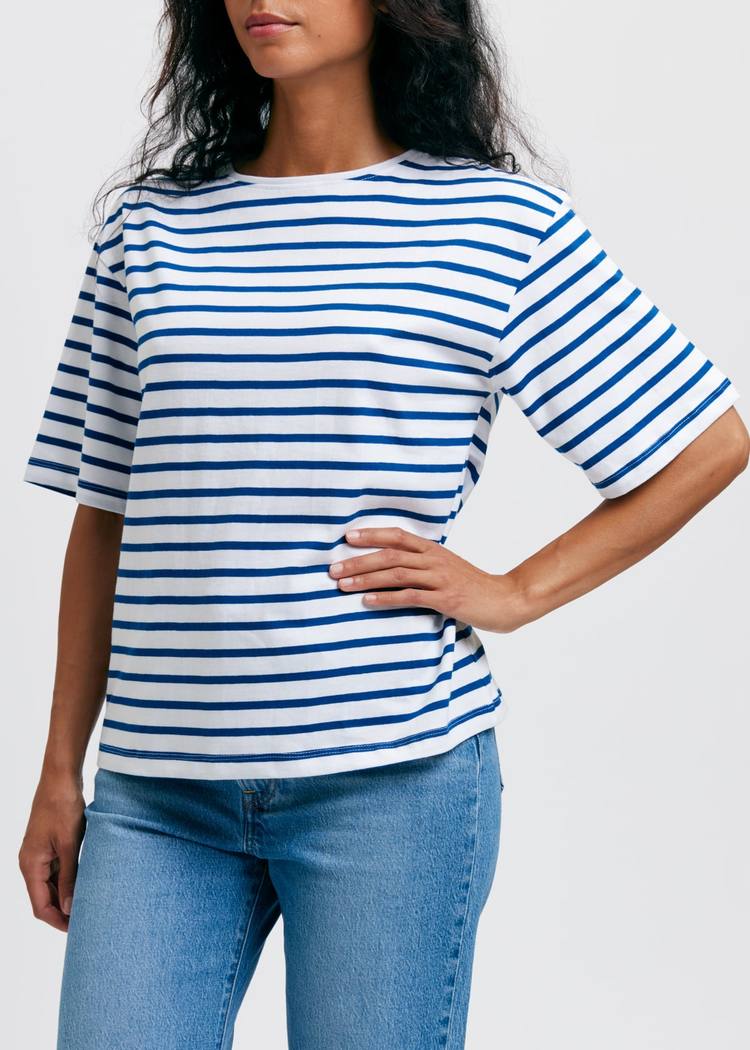 Secondary product image for "Tuva T-Shirt Rand Vit Blå"