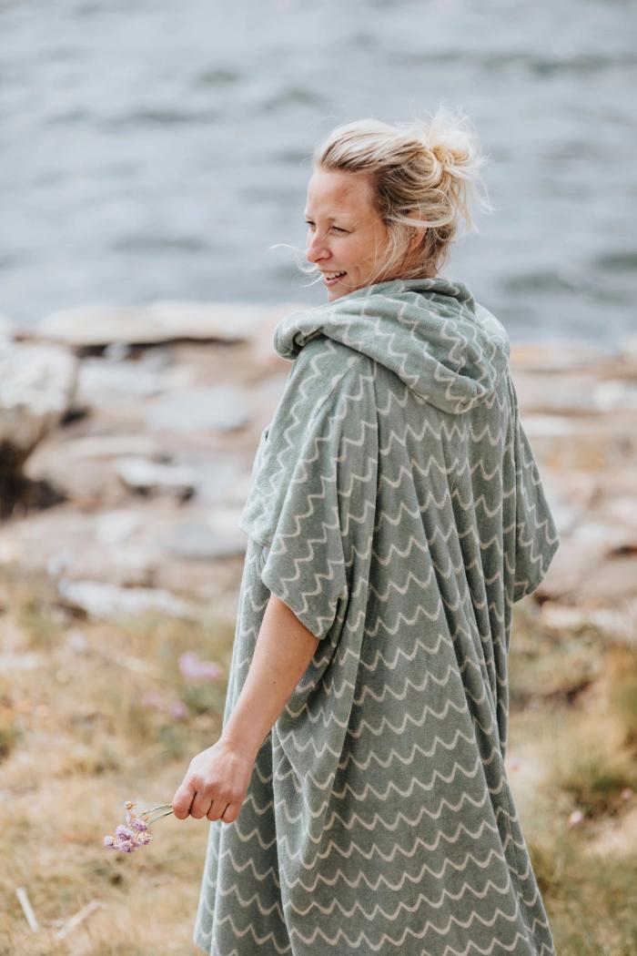 Secondary product image for "Terry Poncho Wave Green"
